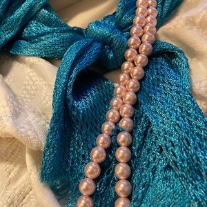 Custom jewelry: Beautiful Pink pearl necklace new never worn.